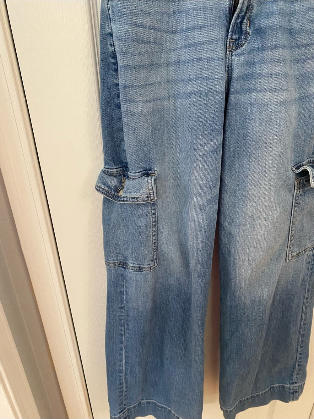 American Eagle Super High Rise Baggy Wide Leg Cargo Jeans 000 Light Wash Denim - Picture 7 of 11